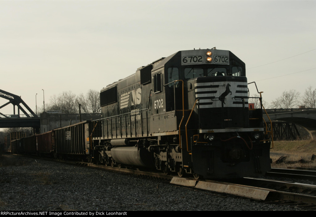 NS 6702